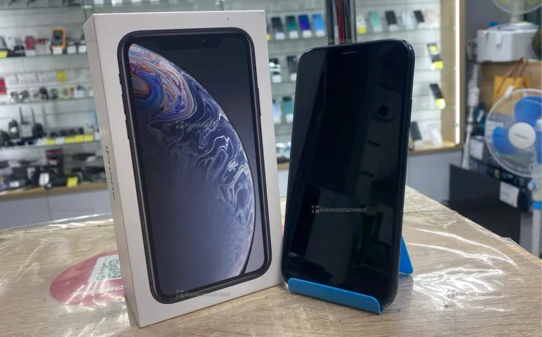 Apple iPhone XR 3/64 ГБ