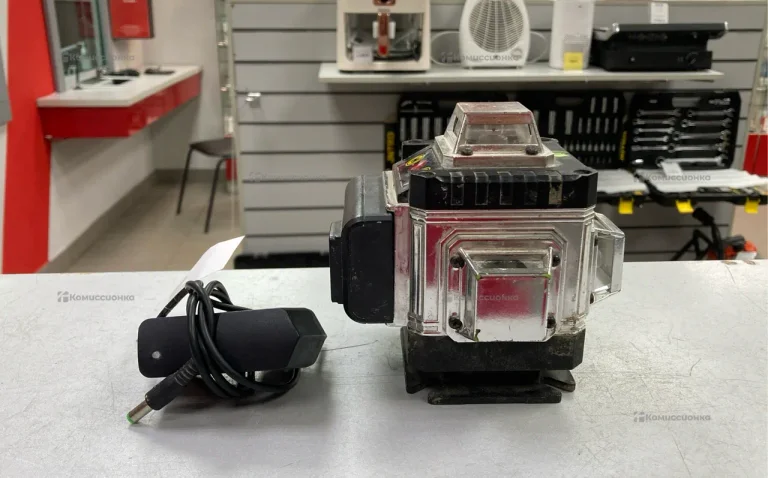 Лазерный уровень (зеленый луч)