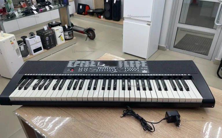 Синтезатор Tesler KB-6150