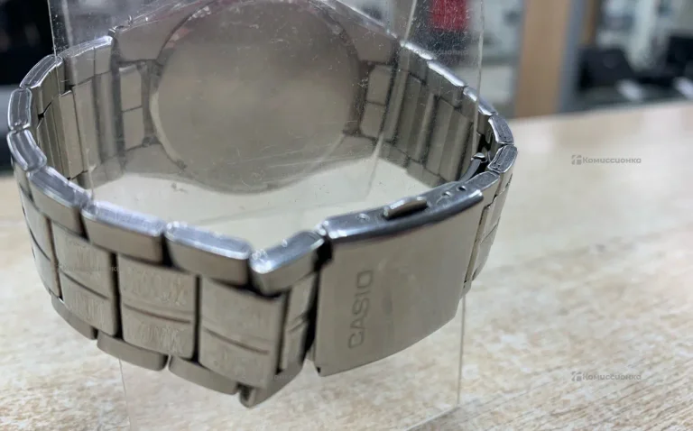 Часы  Casio