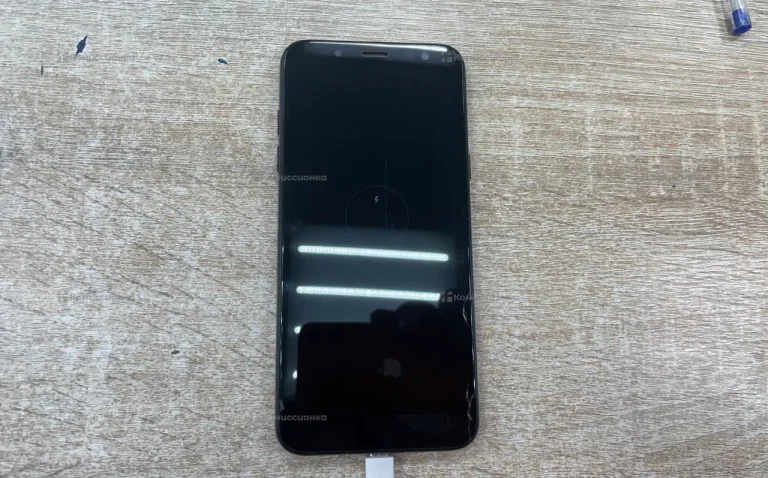 Samsung Galaxy A6 3/32 ГБ