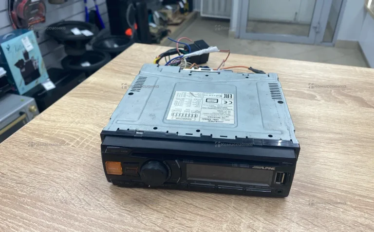 Автомагнитола  alpine code 180rm