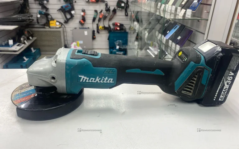 Makita DGA504