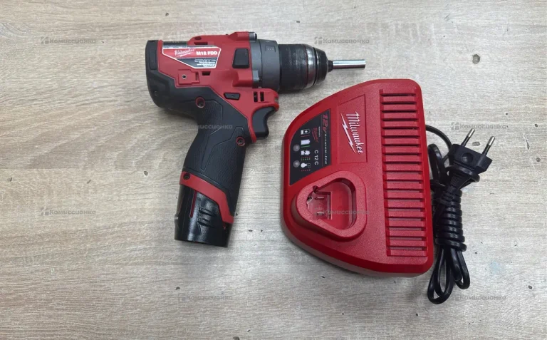 Аккумуляторная дрель-шуруповерт Milwaukee M12 FDD