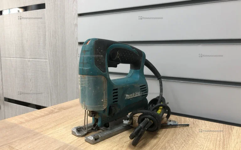 Электролобзик makita 4329