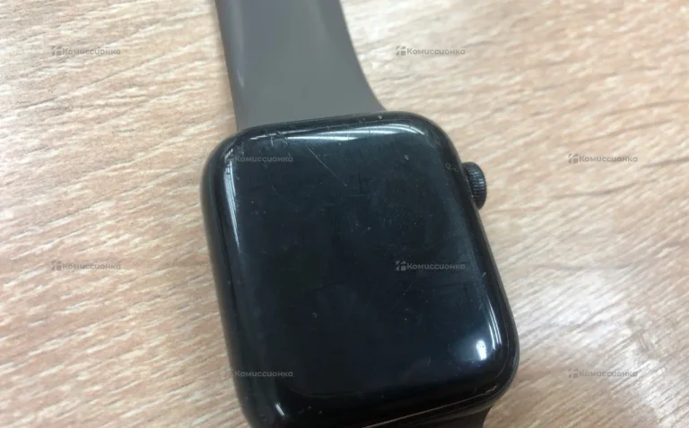 Часы Apple Watch SE 2 44 mm