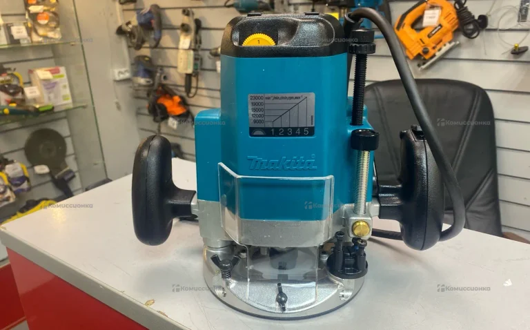 Фрезер makita 3612C