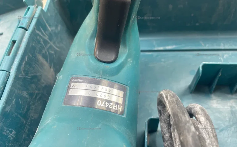 перфаратор makita HR2470