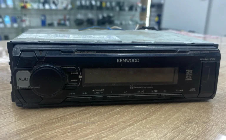 Автомагнитола Kenwood KMM-103