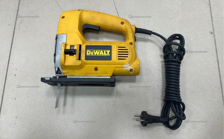 лобзик Dewalt DW320K(реплика)