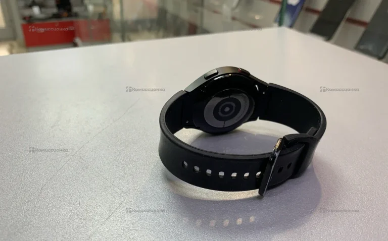 Часы  Samsung Galaxy Watch FE