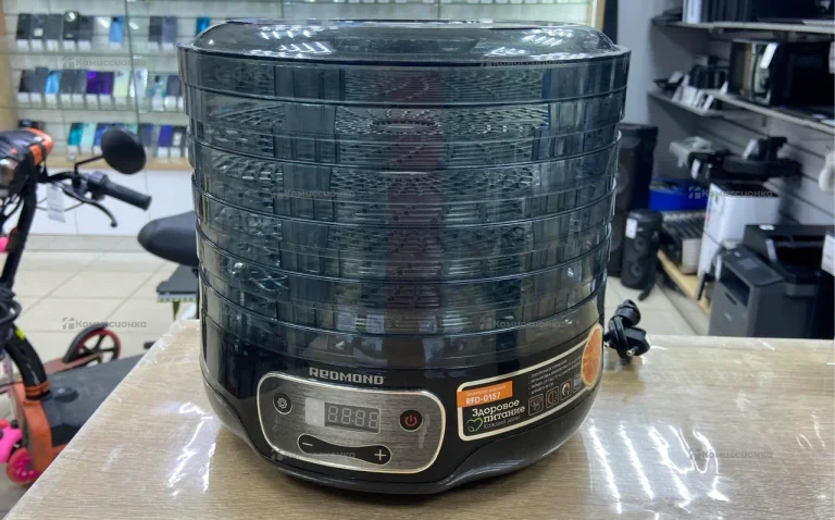 Сушилка для овощей Redmond RFD-0157