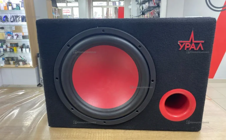 Сабвуфер  активный Урал