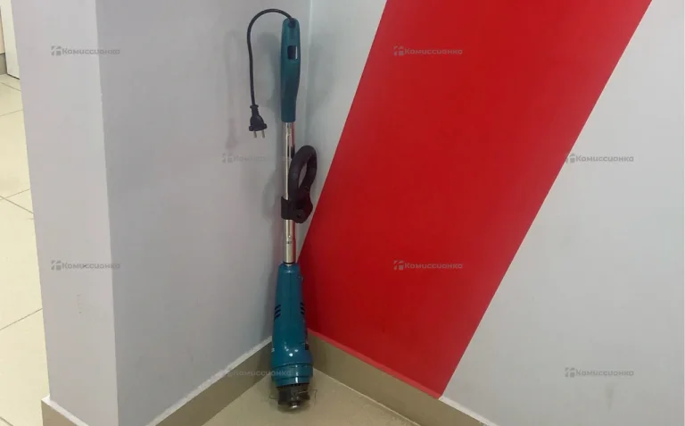 Триммер электрический makita UR3000