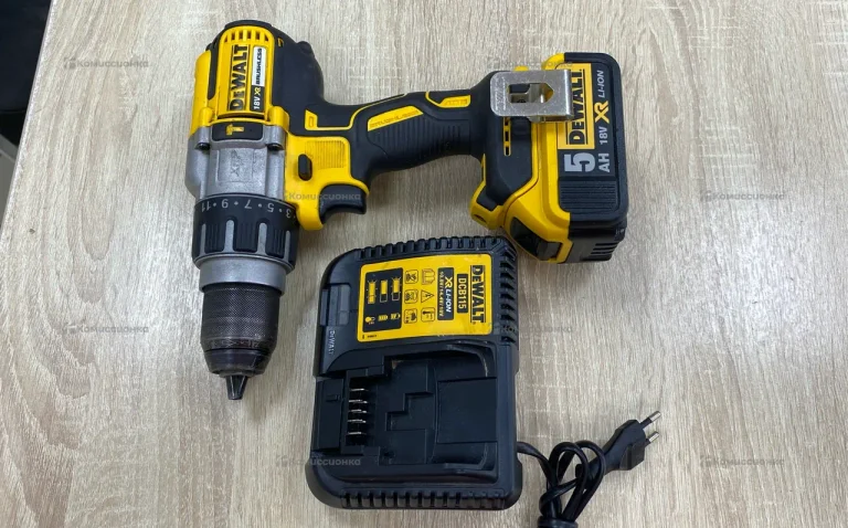 Дрель-шуруповерт Dewalt DCD996 18v5Ah
