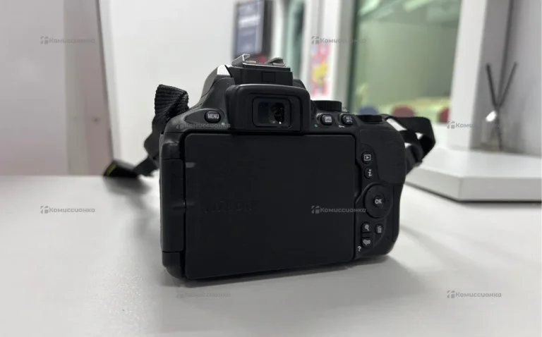 Фотоаппарат Nikon D5600 18-55 VR Kit