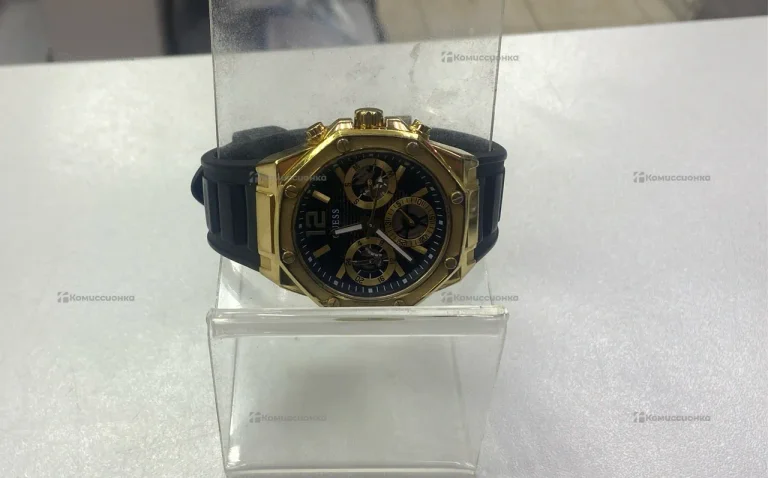 Часы  Guess