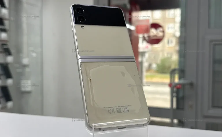 Samsung Galaxy Z Flip3 5G 8/128 ГБ