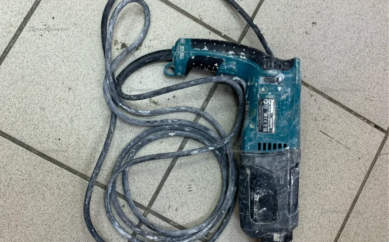 сетевой перфоратор Makita HR2470