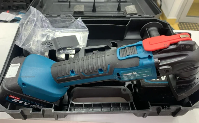 Реноватор аккумуляторный Makita