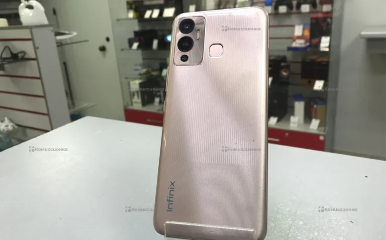 Infinix Hot 12 Play NFC 4/64 ГБ