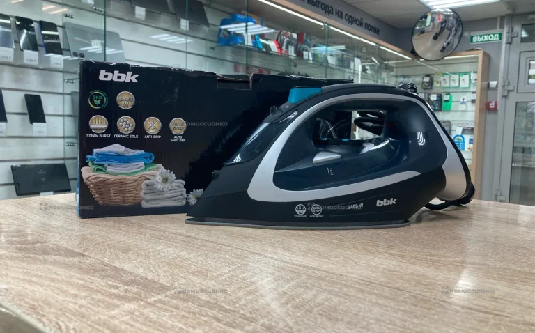 Утюг BBK ISE-2405