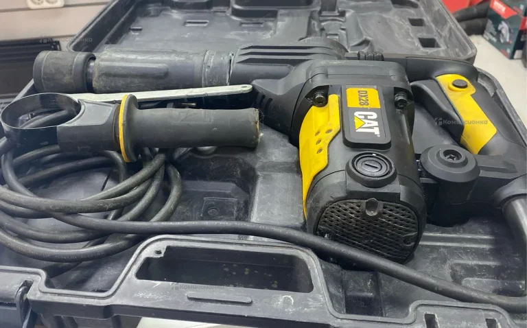 Отбойный молоток cat DX28