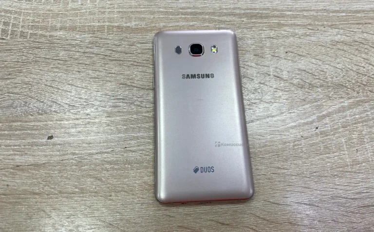 Samsung Galaxy J5 (2016) 2/16 ГБ