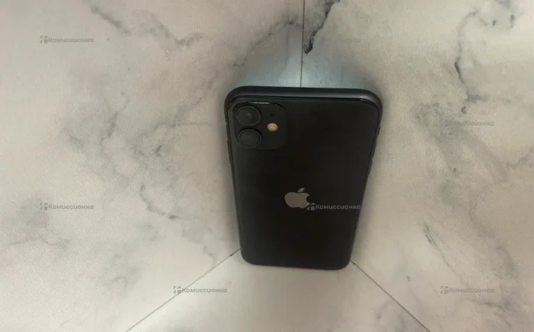 Apple iPhone 11 4/128 ГБ