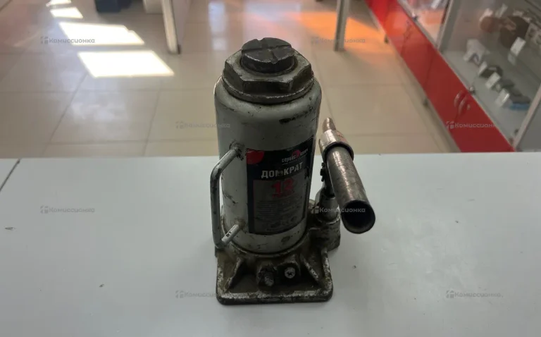 Домкрат сервис ключ 12 тонн