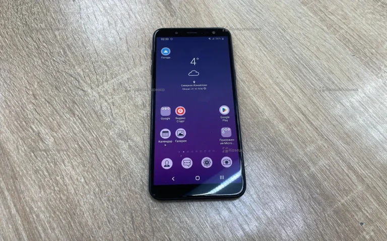 Samsung Galaxy J6 3/32 ГБ