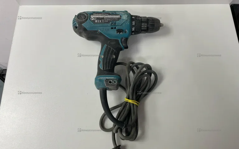 Сетевая дрель-шуруповерт Makita DF0300