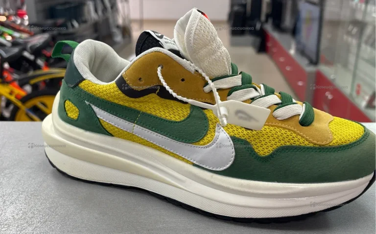 Кроссовки Nike Sportswear 43
