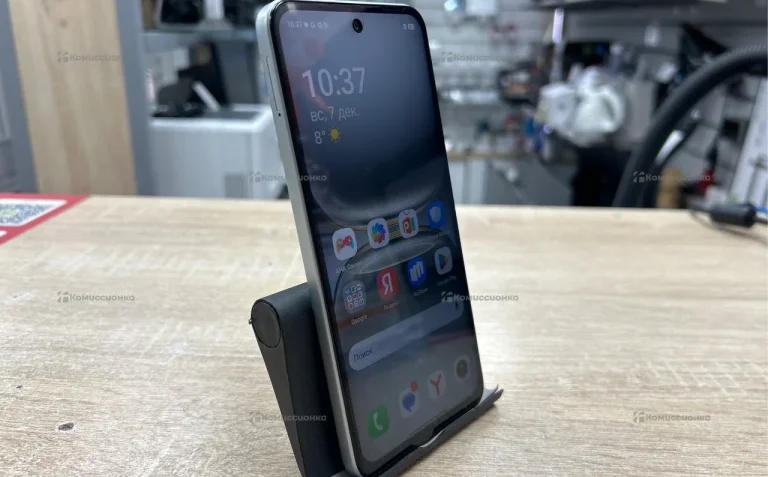 Tecno Spark Go 2 3/64 ГБ