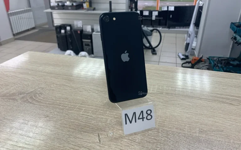 Apple iPhone SE (2022) 4/128 ГБ