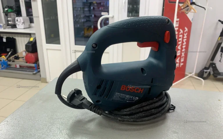 Электролобзик Bosch GST 65 B