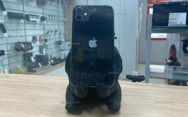 Apple iPhone 11 4/64 ГБ