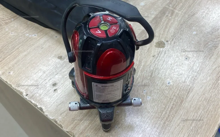 Лазерный нивелир Deko Laser 4V1H со штативом