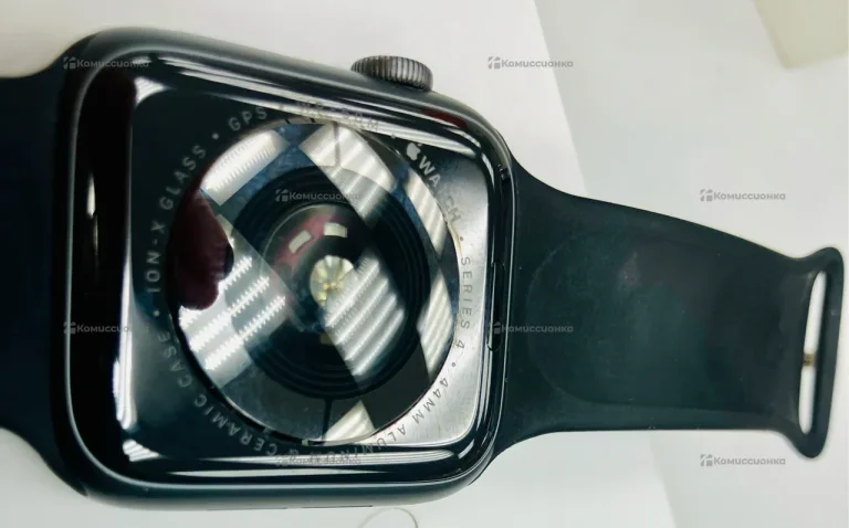 Часы  Apple Watch 4 44 mm