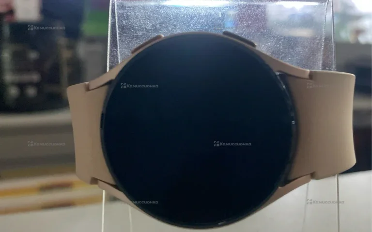 Часы  Galaxy Watch4