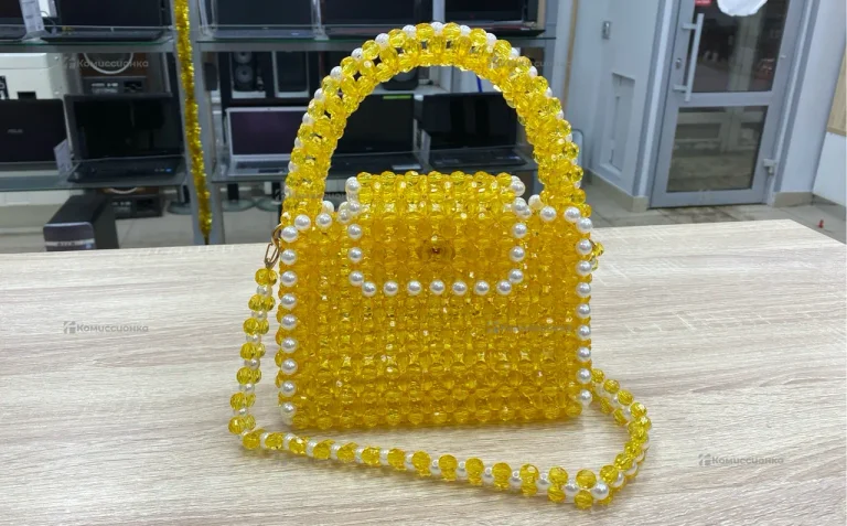Сумка женская из бусин янтарный
