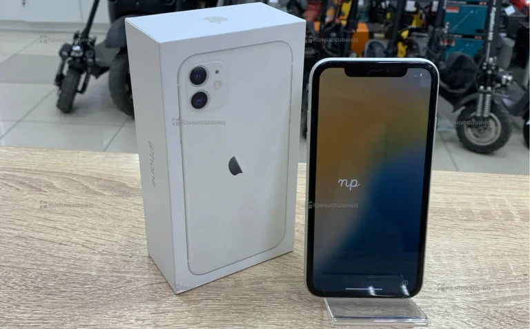 Apple iPhone 11 4/64 ГБ