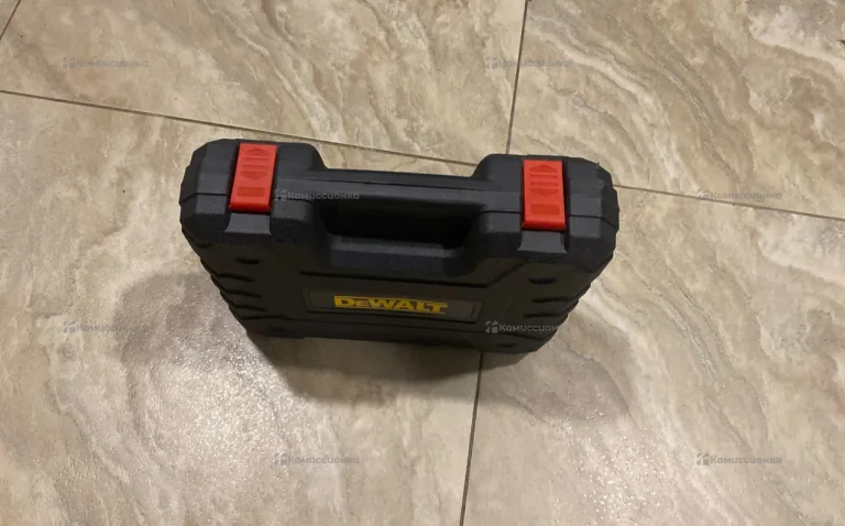 Шуруповерт DeWalt реплика.
