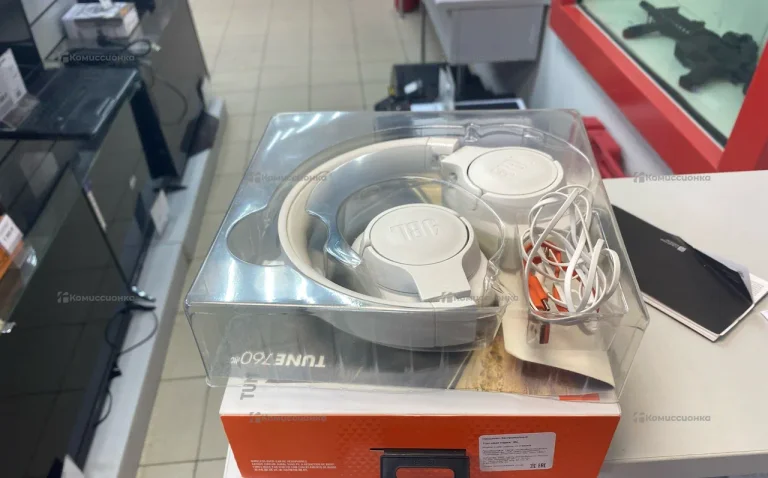 JBL TUNE 760 NC