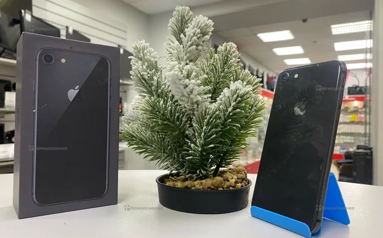 Телефон Apple iPhone 8 2/64 ГБ