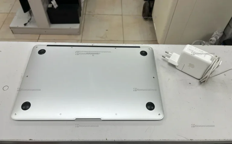 Ноутбук  MacBook Air 2012