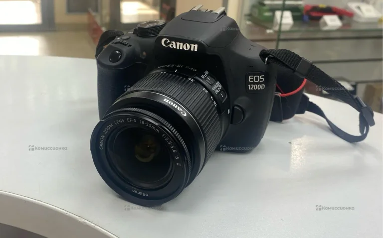 Фотоаппарат  Canon  EOS 1200DS
