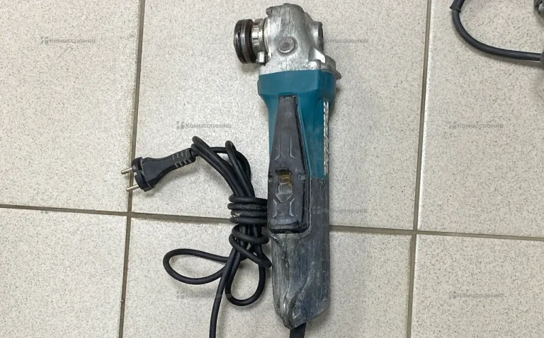 Угловая шлифмашина Makita GA5050R