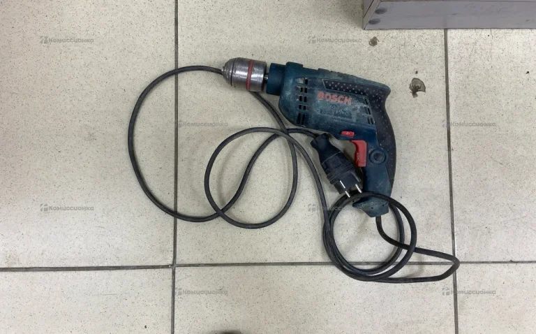дрель-шуруповерт Bosch.