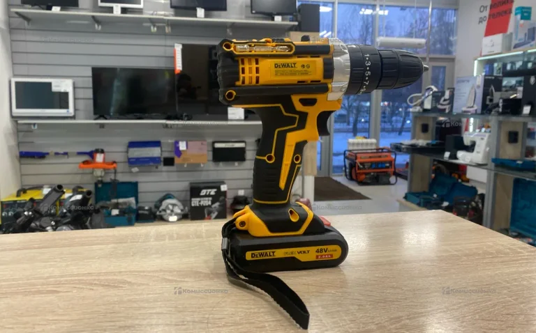 Шуруповерт Dewalt реплика